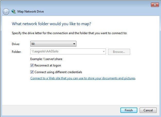 The Map Network Drive dialog with drive W: selected, the folder set to \\aagsolo\AAGSolo, and both Reconnect at logon and Connect using different credentials ticked.