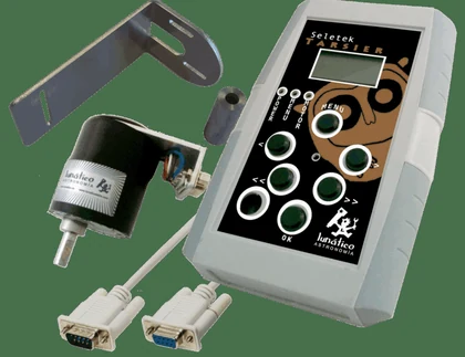 A Tarsier controller with its stepper motor, mounting bracket and cables