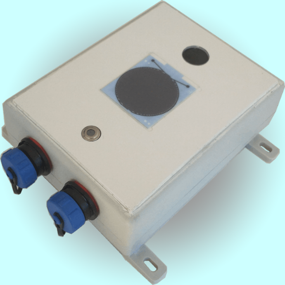 CloudWatcher lid, Sensor A: a round dark sensor surface