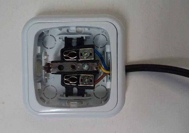 Step 04: the matching socket wired, with live, neutral and earth connected