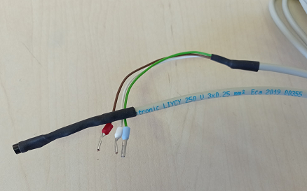 The temperature sensor's 3-wire cable, heat-shrink tubed, ready to connect