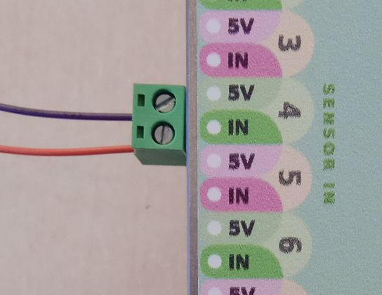 Tilt sensor wires connected to a free 5V and In sensor input on the Dragonfly